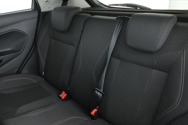 Ford Fiesta image 9