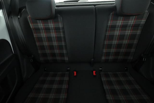 Volkswagen Up! image 6