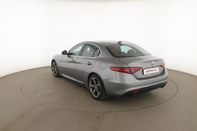 Alfa Romeo Giulia image 5