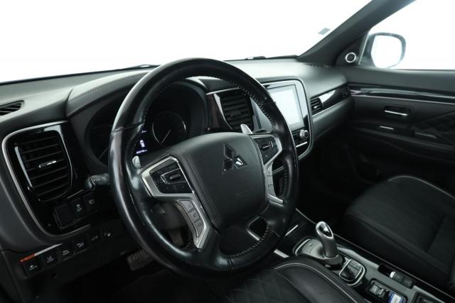 Mitsubishi Outlander image 4