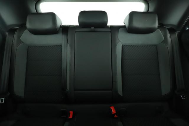 Volkswagen T-Roc image 3