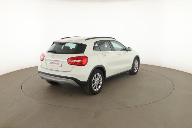 Mercedes Benz Gla image 9