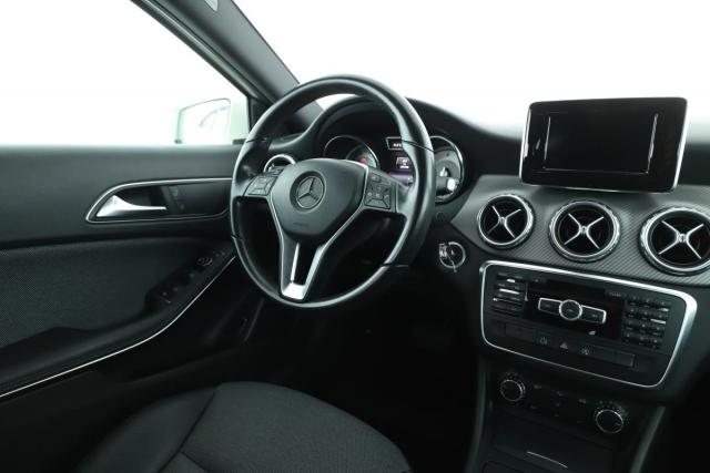 Mercedes Benz Gla image 1