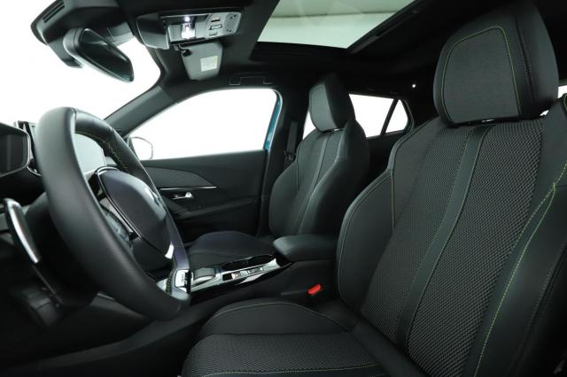 Peugeot 2008 image 8