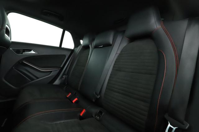 Mercedes Benz Cla Shooting Brake image 2