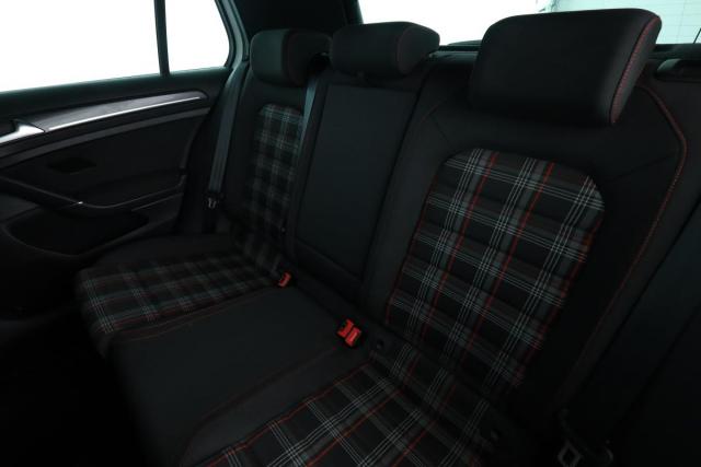 Volkswagen Golf image 8