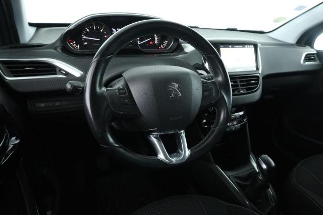 Peugeot 208 image 5