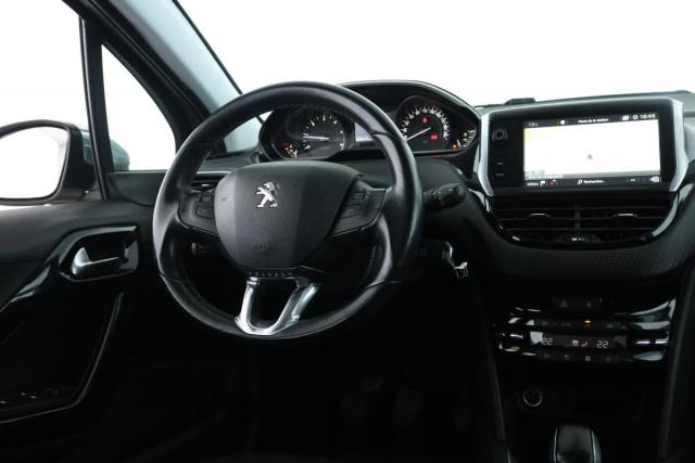 Peugeot 208 image 7