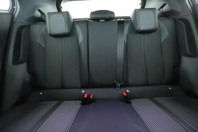Peugeot 2008 image 7