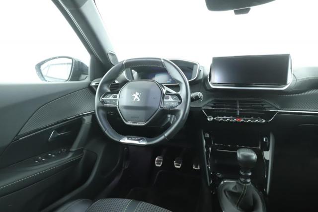 Peugeot 2008 image 3
