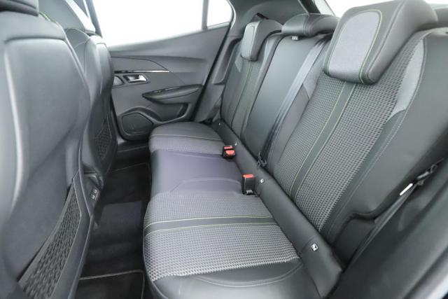 Peugeot 2008 image 8