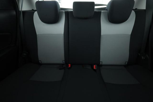 Toyota Yaris image 2