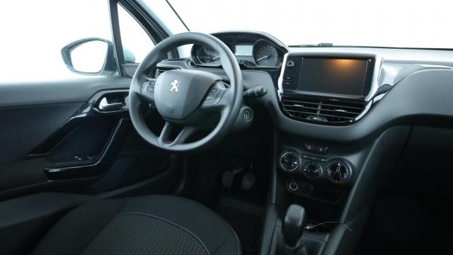 Peugeot 208 image 5