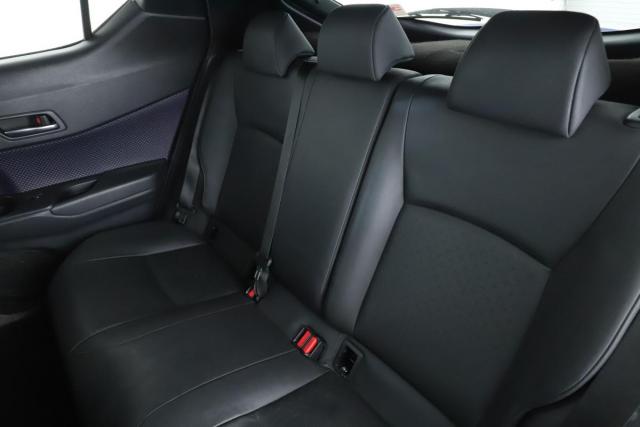 Toyota C-Hr image 6