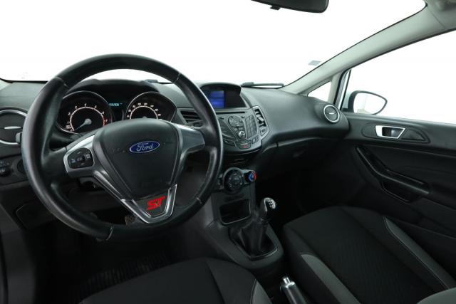 Ford Fiesta image 8