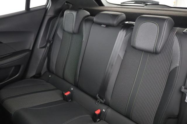 Peugeot 2008 image 2