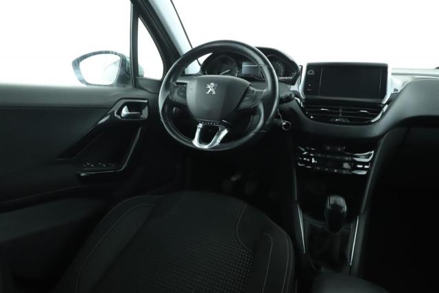 Peugeot 208 image 1