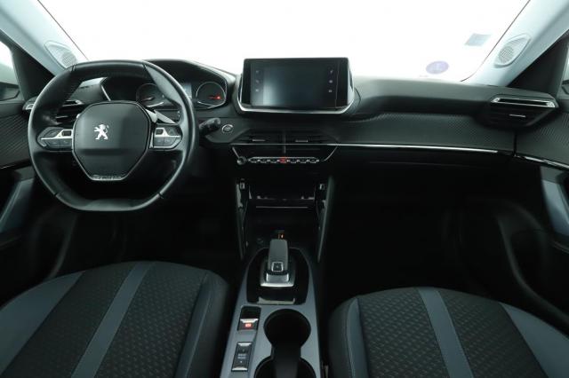 Peugeot 2008 image 1