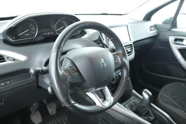 Peugeot 2008 image 2