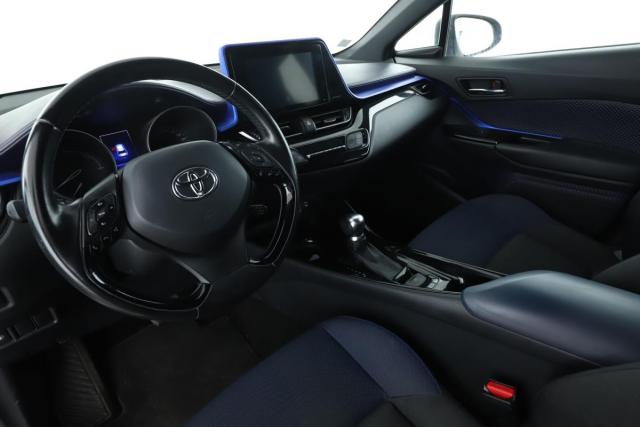 Toyota C-Hr image 8