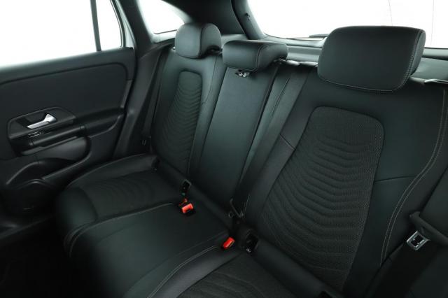 Mercedes Benz Gla image 1