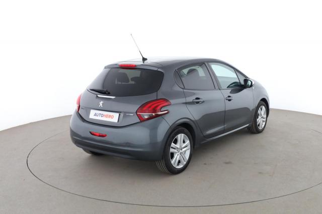 Peugeot 208 image 7
