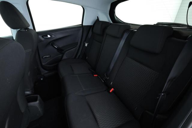 Peugeot 208 image 1