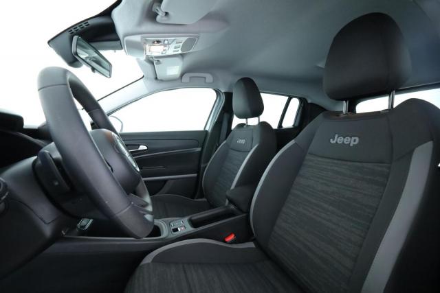 Jeep Avenger image 6