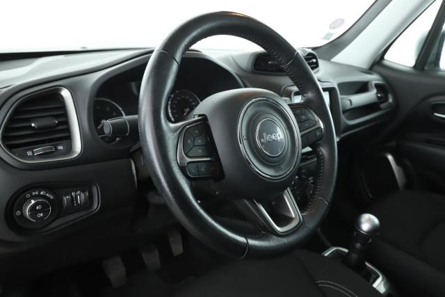 Jeep Renegade image 9