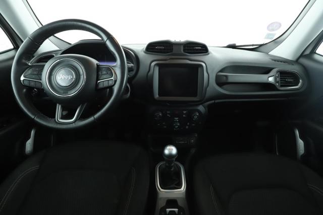 Jeep Renegade image 7