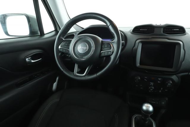 Jeep Renegade image 4