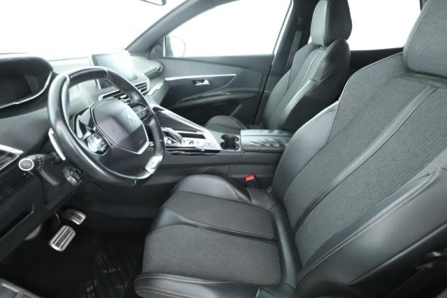 Peugeot 3008 image 2