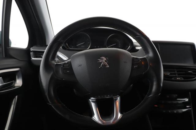 Peugeot 2008 image 2