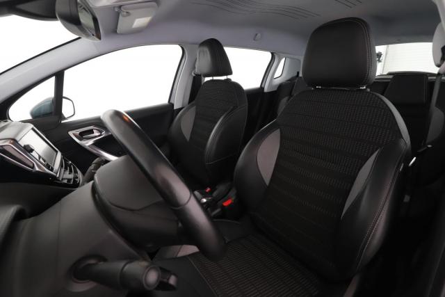 Peugeot 2008 image 1