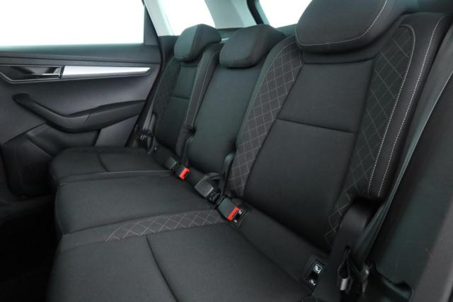 Skoda Karoq image 5