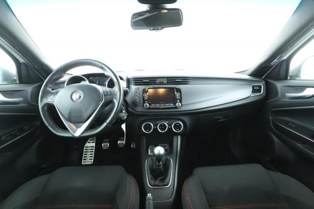 Alfa Romeo Giulietta image 4