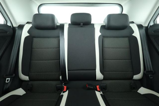 Volkswagen T-Roc image 8