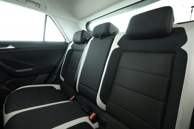 Volkswagen T-Roc image 9
