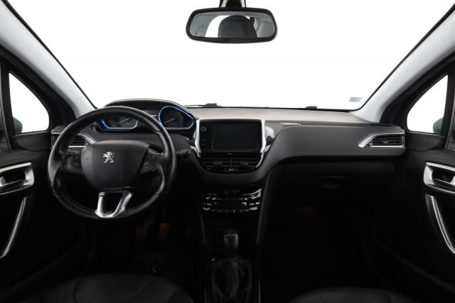 Peugeot 2008 image 9