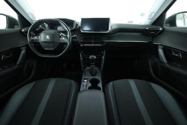 Peugeot 2008 image 6