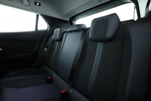 Peugeot 2008 image 9