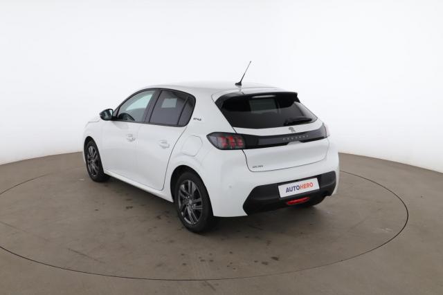 Peugeot 208 image 9