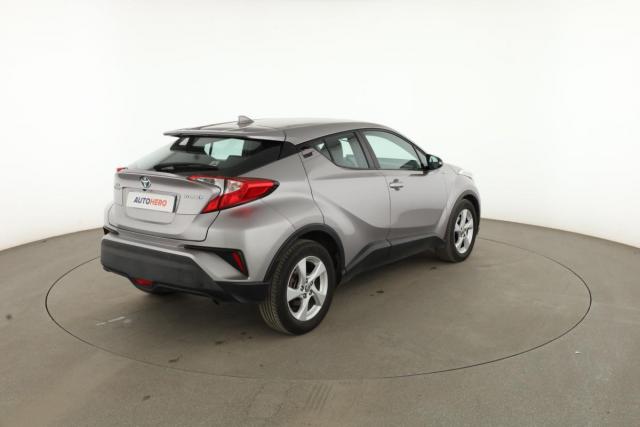 Toyota C-Hr image 5