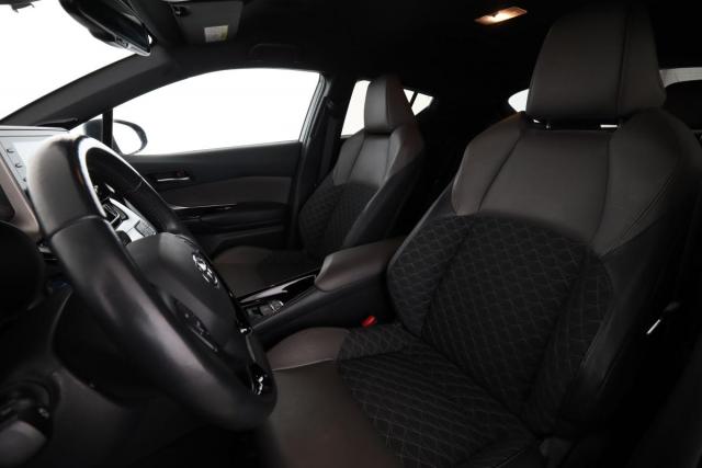 Toyota C-Hr image 8