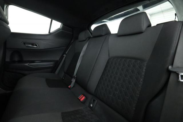 Toyota C-Hr image 2