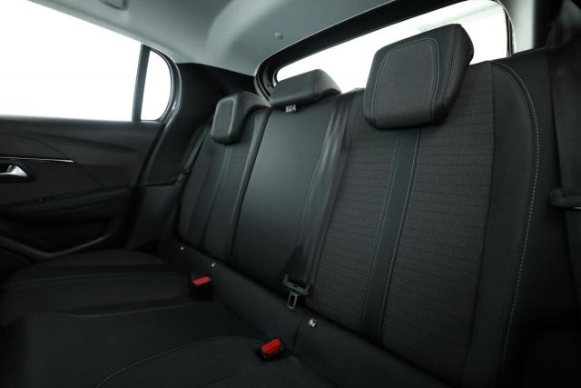 Peugeot 208 image 9