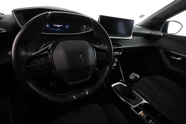 Peugeot 2008 image 9