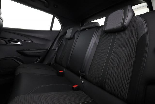 Peugeot 2008 image 3