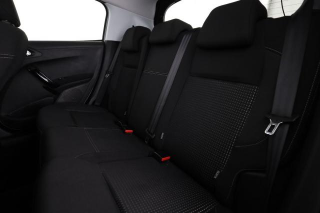 Peugeot 208 image 3