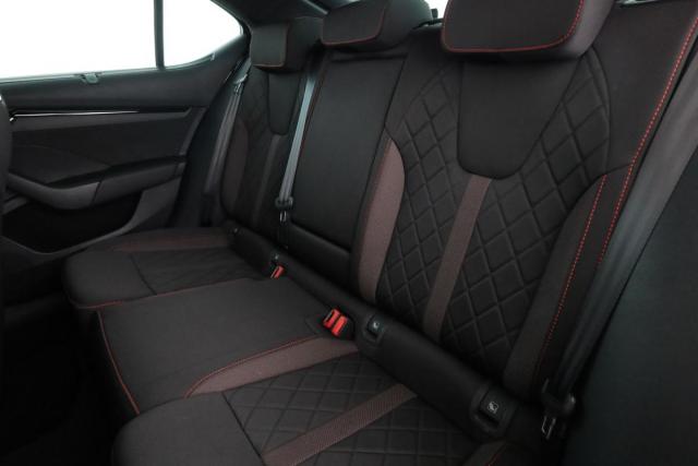 Skoda Octavia image 8